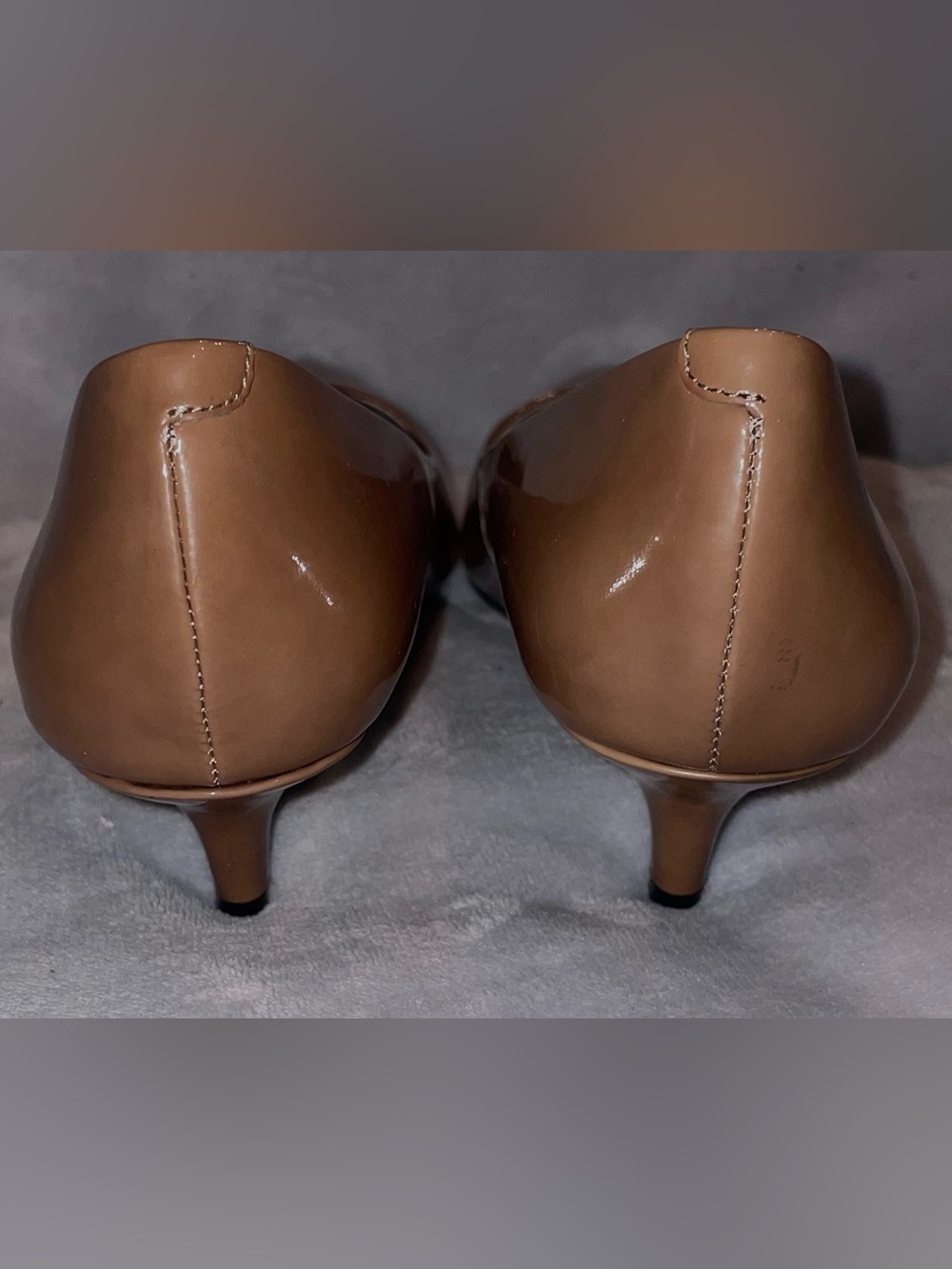 Vince Camuto Womens Size 8.5 Maureen Tan Patent Leather Kitten Heels Pointed Toe - Picture 5 of 12